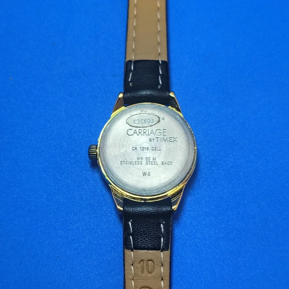 Vintage 2011 Carriage by Timex 22mm Women's Quartz‎ Cocktail Watch Sunburst Dial
